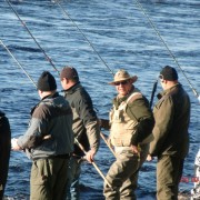 Vilken pose på stranden i fiskereportage fiska är mer än fiska i fisketidning