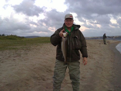 1,7 kg glas whisky och en cigarr i rickard tog en trippel i stensån på fisketidning