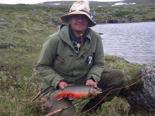 Flugfiskevatten flugfiskevatten i fiskereportage på fisketidning naken i råsto